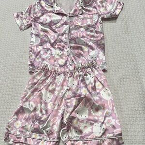 Size 3-4T Rabbit print pajama set. Like new